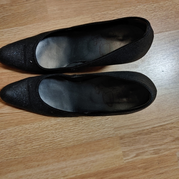 Black sparkly Fluevog pumps - Picture 1 of 5